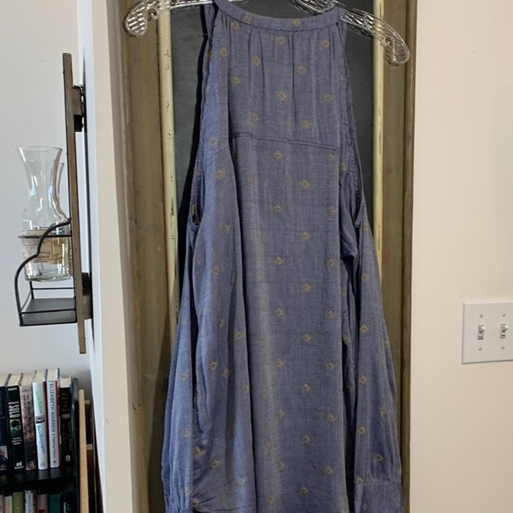 William Rast Cold Shoulder Lace-Up Top Blue Medium NWT - Picture 5 of 6